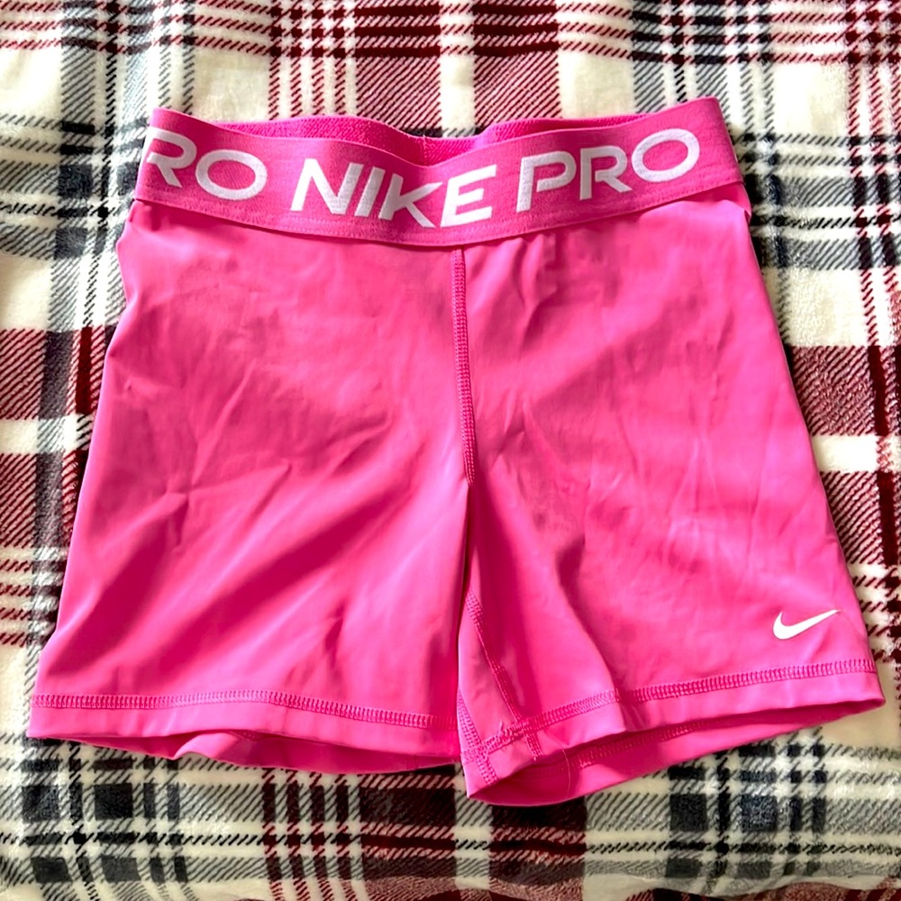 Nike Pro 5” Pink Training Shorts Size Medium